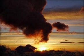 霧島山（新燃岳）の噴火警戒レベルを引き下げ～気象庁