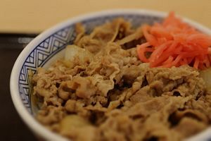 「生娘シャブ漬け」発言の吉野家常務の輝かしい履歴（前）