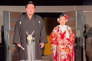 横綱照ノ富士　結婚披露宴で800人が祝福