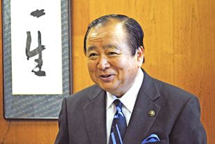 柳川の金子市長が三選～新市発足後初の無投票で