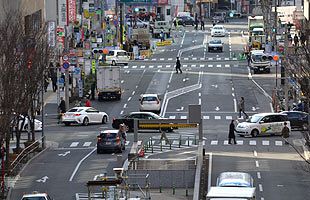 突如出現した大穴、前代未聞の博多駅前陥没事故（後）