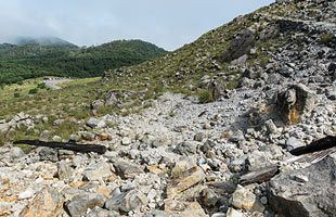 霧島連山・えびの高原で２度の火山性地震 噴気などの形跡はなし