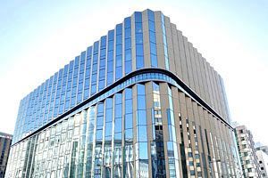 西日本FH、26年3月期は過去最高益更新　金利上昇追い風に純利益401億円