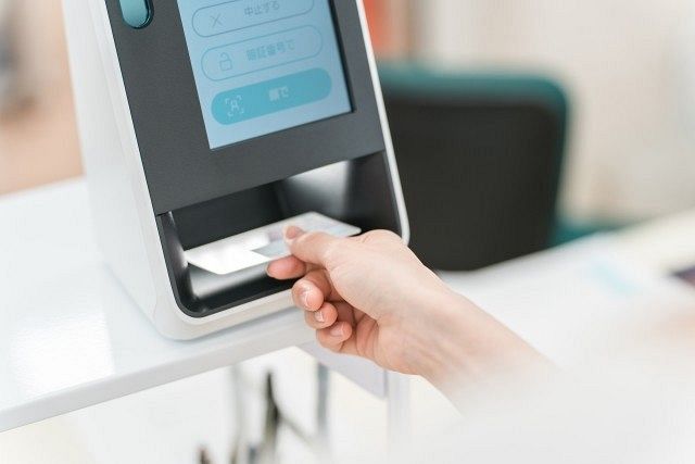 ドラッグストア大手6社の10年間売上成長率　M&A活用し5社が2倍以上に