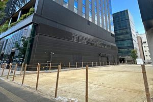 博多駅筑紫口のホテル跡地、コスモス薬品の関連会社が取得