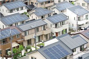 太陽光パネル「住宅義務化」は見送りも、30年にZEH・ZEB基準引き上げ図る