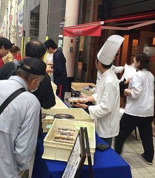 熊本市アーケード街　飲食店はガス復旧を待つ