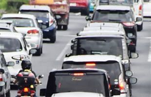 九州自動車道で事故による渋滞が発生