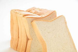 食品19品目売価調査 値上げ続く、「ロイヤルブレッド」も