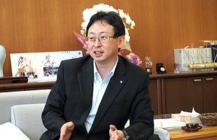 北九州市議会に最年少議長誕生　ものづくりの潜在能力を生かすまちづくり（１）