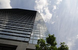 ジェネリック医薬品の急伸で、製薬再編成加速