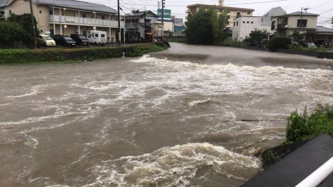 宝満川、下見橋で氾濫危険水域超える