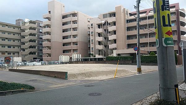 まちかど風景・西区～姪浜駅そばにマンション2棟