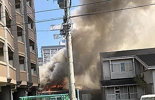 八幡東区で火災が発生～消火活動中