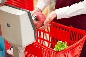 最低賃金、10月から4.6％～5.5％引き上げ 食品スーパーの収益直撃
