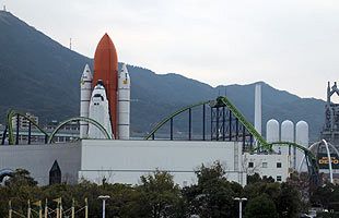 スペースワールド閉園発表後、初の日曜は家族連れでにぎわう