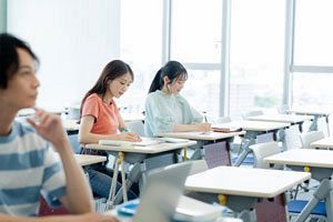 【業界を読む】九州の私立大学、学生動向【福岡編】 総量で定員超過も、内側で進む二極化