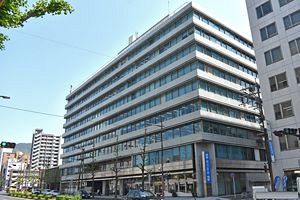 新聞社の行く末　資産売却に活路か