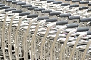 九州1兆円流通業三様、その先にあるもの（中）コスモス薬品に見る小売の新戦略