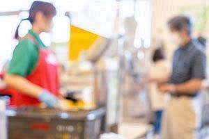 人件費高で5社が経常減益 食品スーパー大手9社の2024年度決算