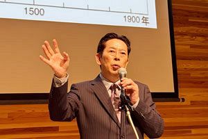 “財務省の正体とビジネス防衛論”──植草一秀氏が福岡で講演、出版記念パーティーも盛況
