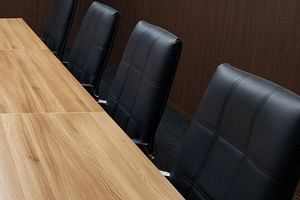 ニシフク 入江社長は会長に 中村専務が社長に就任