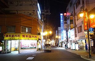 【広島】コロナで「人が消えた」地方の歓楽街　除菌徹底や割引で苦境に抗う風俗業者