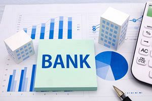 3メガバンク、26年3月期は3社そろって1兆円超へ