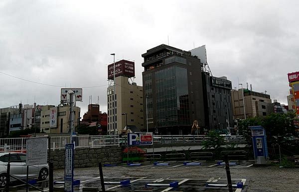 まちかど風景・中央区～春吉橋側に平助筆復古堂ビル