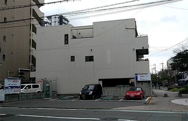 まちかど風景・博多区～博多川側にマンション