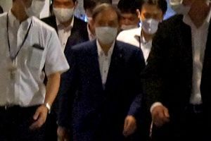 【取材メモ】菅官房長官を直撃　無派閥議員から総裁選出馬要請