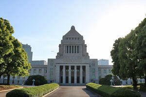 秋の臨時国会で土地取得規制強化へ～外国人のマンション取得の規制は見送り