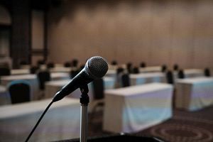 蔵内県議の講演に250人集まる