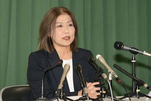 田久保眞紀氏が伊東市長選に立候補表明　「学歴詐称」疑惑で集中砲火も、メガソーラー阻止など訴え