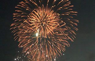 夏の夜空を彩った2,000発の花火～今宿地区納涼花火大会