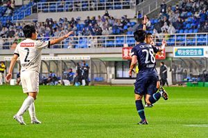 アビスパ、雨中の激戦は悔しい敗戦、福岡1-3川崎