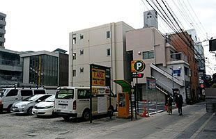 まちかど風景・中央区～警固公園側に飲食ビル