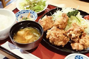 【クローズアップ】外食・中食産業の収益構造に打撃 「鶏肉ショック」がもたらす影響は──