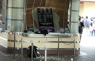 【大阪地震】USJのチケット売り場が崩壊