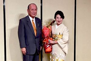 エントリーグループ新井代表、プラチナエイジ受賞祝賀会が盛大に挙行される