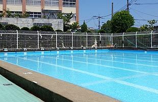 福岡市内の市立小学校、7月末までプール開放を中止