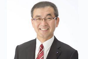 福岡・宮若市長ハラスメント認定も辞職を否定　過去に旧統一教会系書籍に登場