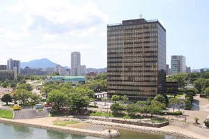 北九州市、人口90万人割れ