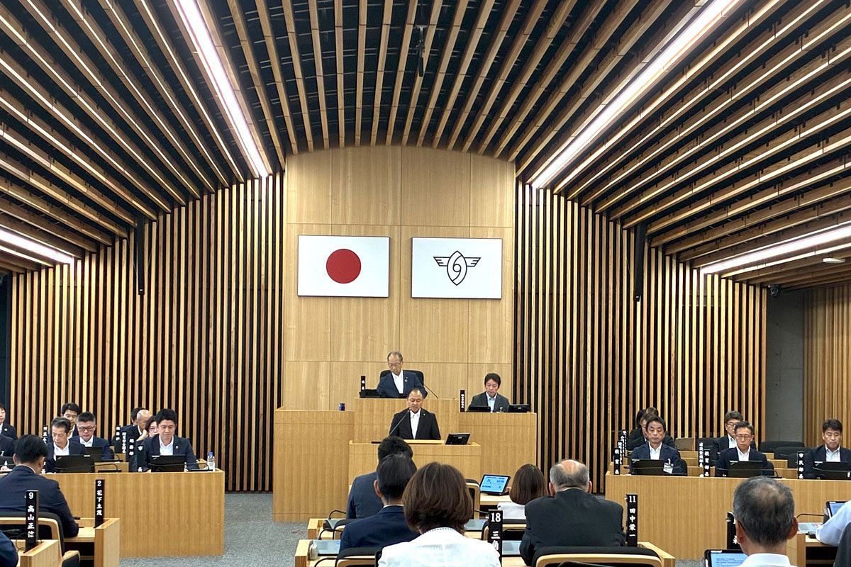 福岡・八女市議会、福岡県議会問題の意見書案を賛成多数で可決