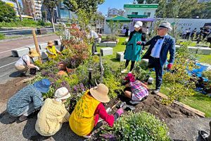 「花や緑の文化が広がれば」　大橋駅の憩いの場で交流会