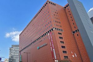九州百貨店5社、前期末社員数7.8％減る　博多大丸は16.9％削減