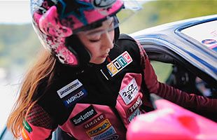 レーシングドライバー・塚本奈々美さんが語る車への思い