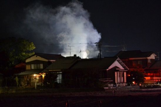 【続報】神埼市の陸自ヘリ墜落事故、現場には規制線～住宅火災は鎮火